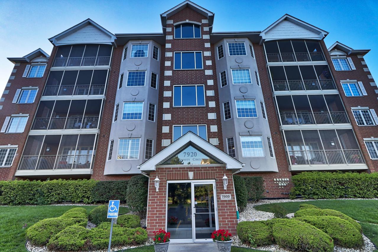 7920 Trinity Cir. #4SE, Tinley Park, IL 60487