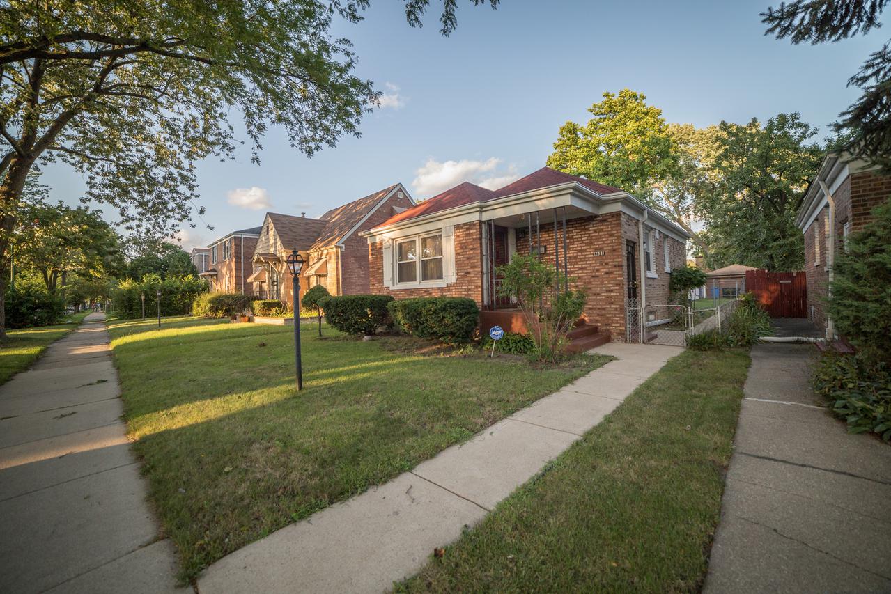 8851 S Parnell Ave., Chicago, IL 60620