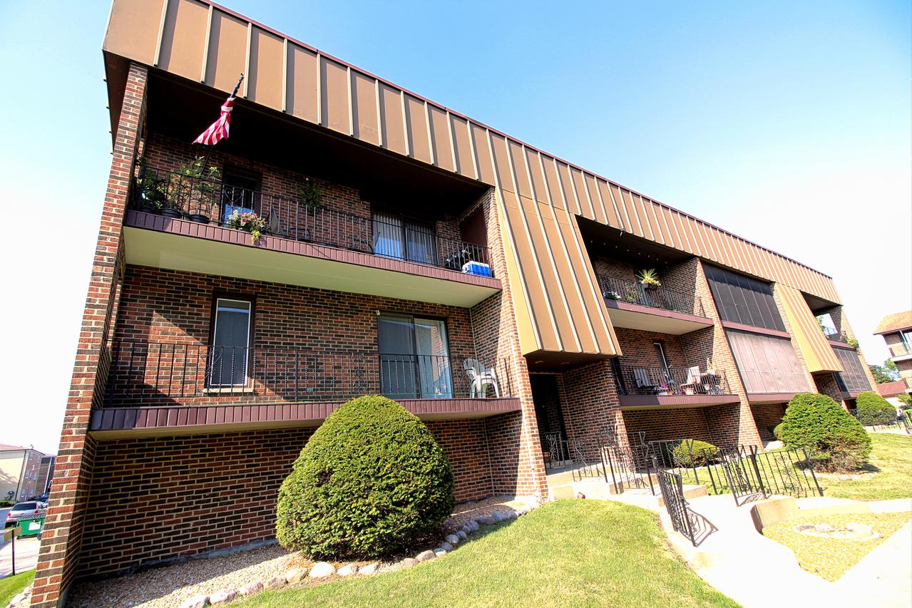 11280 Moraine Dr. #C, Palos Hills, IL 60465