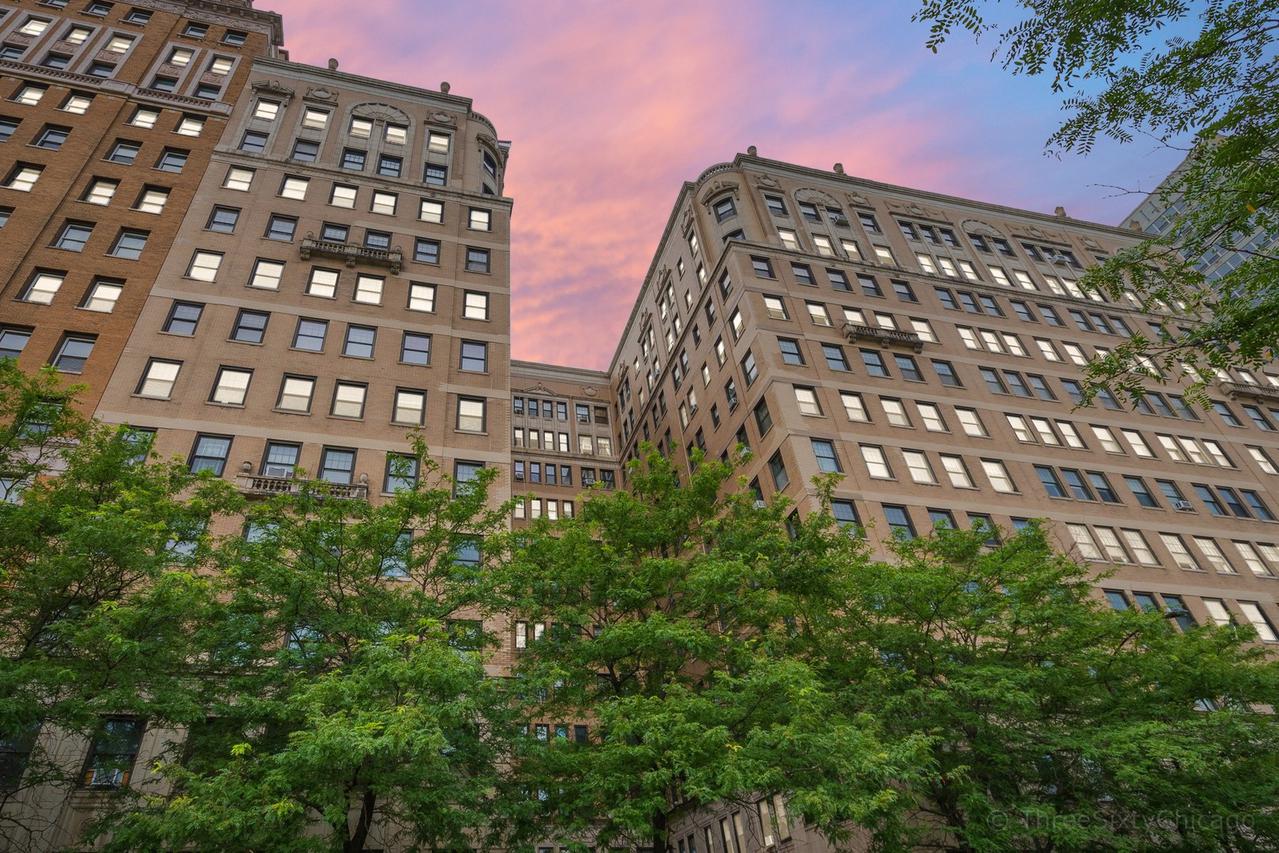 3520 N Lake Shore Dr. #9F, Chicago, IL 60657