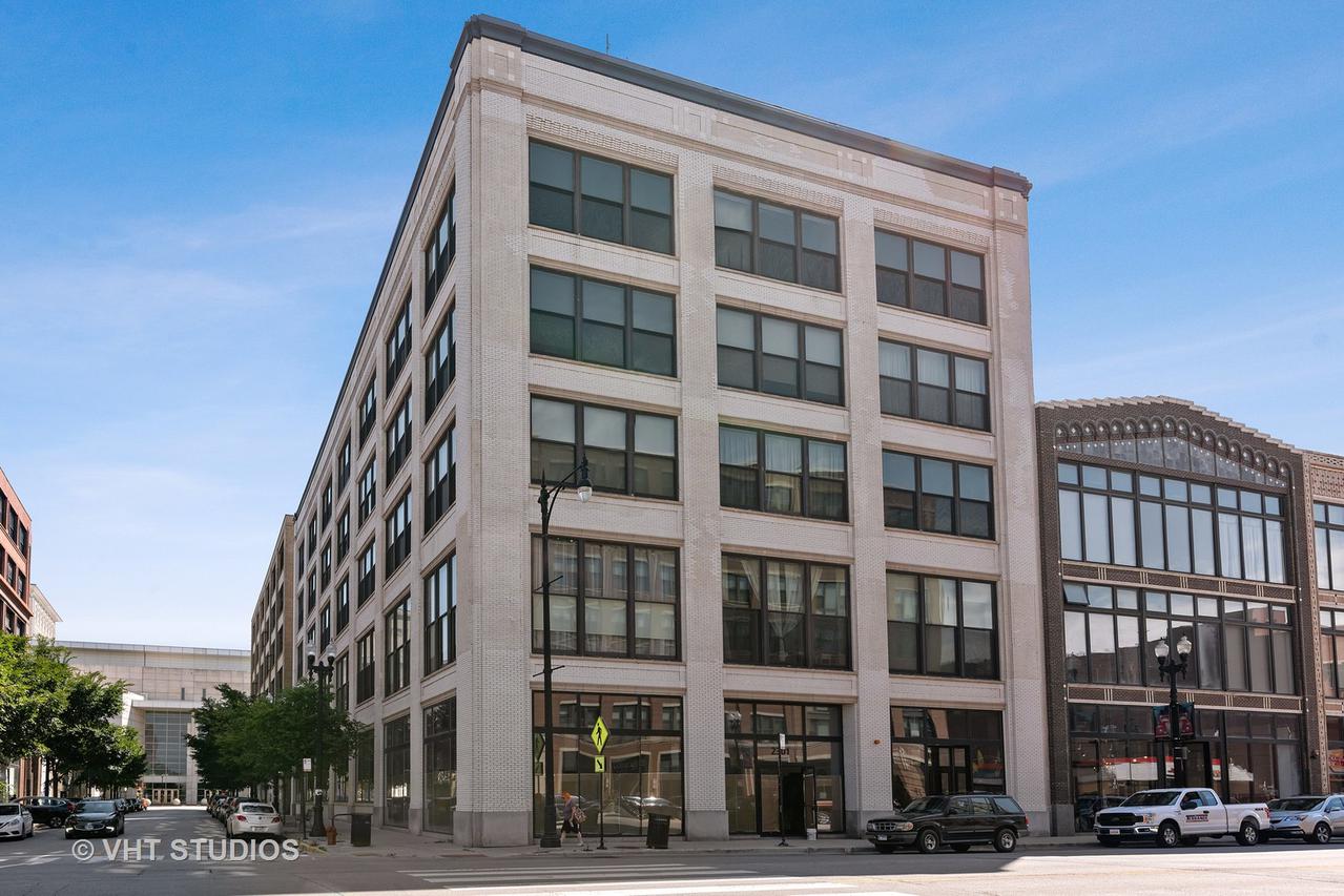 2303 S Michigan Ave. #310, Chicago, IL 60616