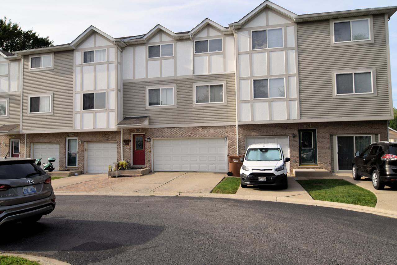 7534 Heritage Ct., Summit, IL 60501