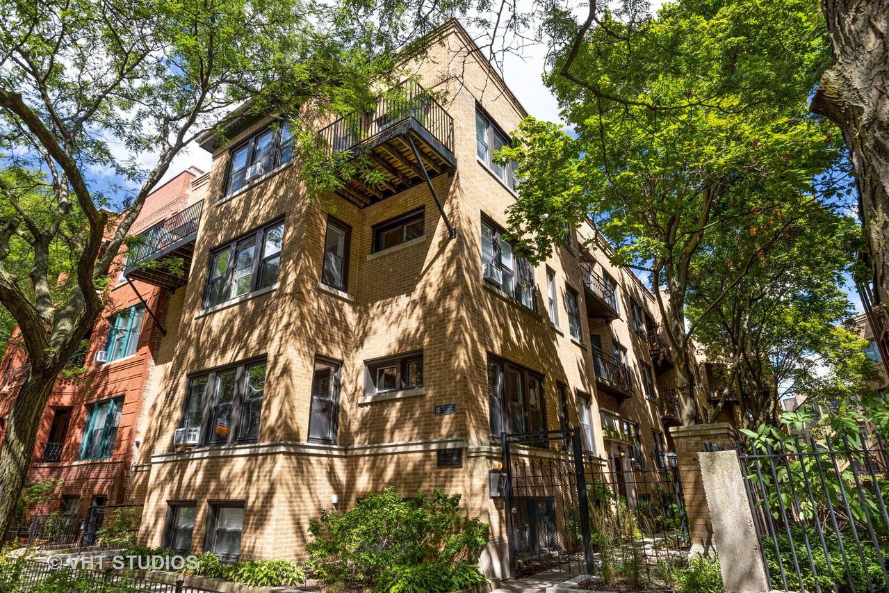 818 W Lakeside Pl. #2S, Chicago, IL 60640