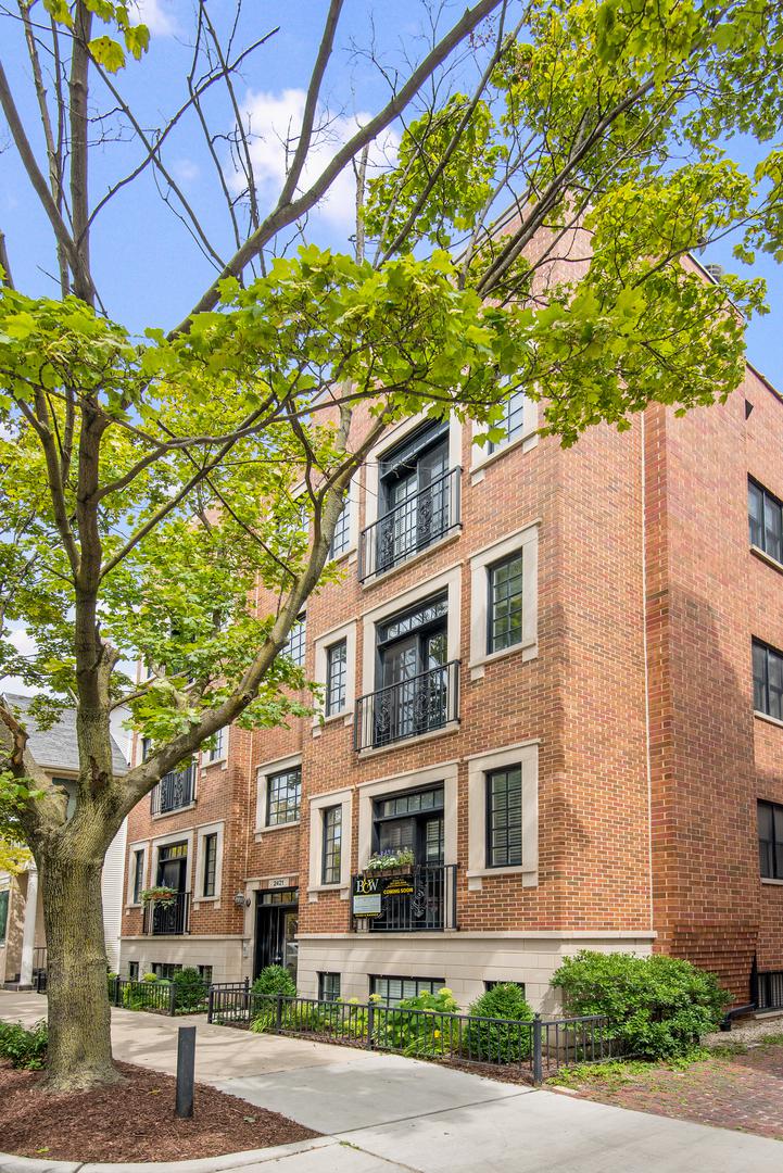 2421 N Racine Ave. #2S, Chicago, IL 60614