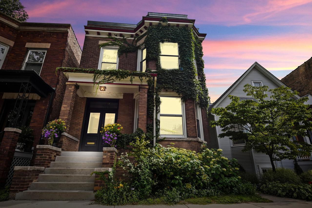 3655 N Hermitage Ave., Chicago, IL 60613