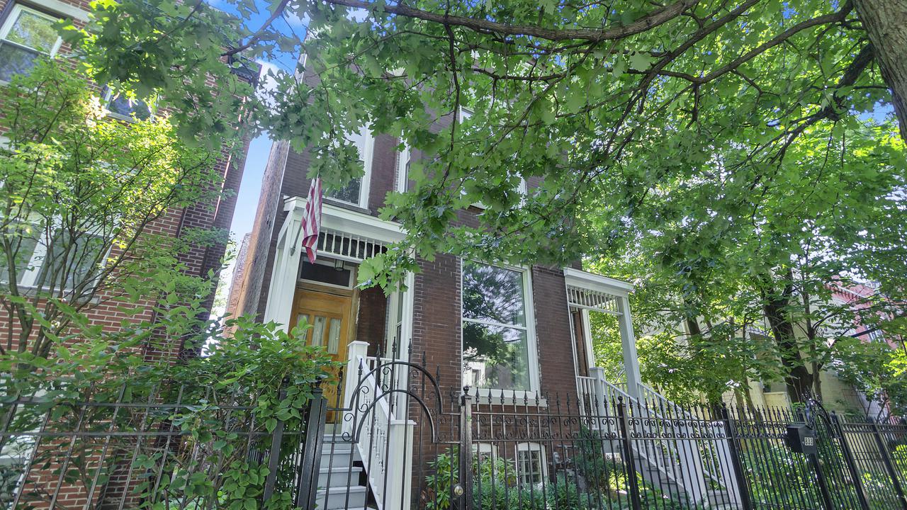 833 S Oakley Blvd., Chicago, IL 60607