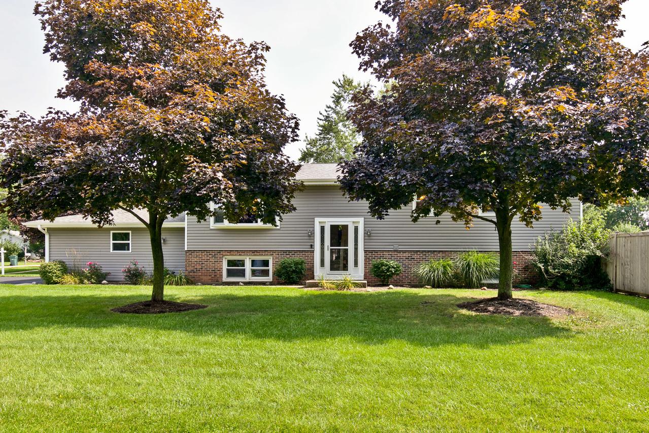 3955 Dorchester Ave., Gurnee, IL 60031