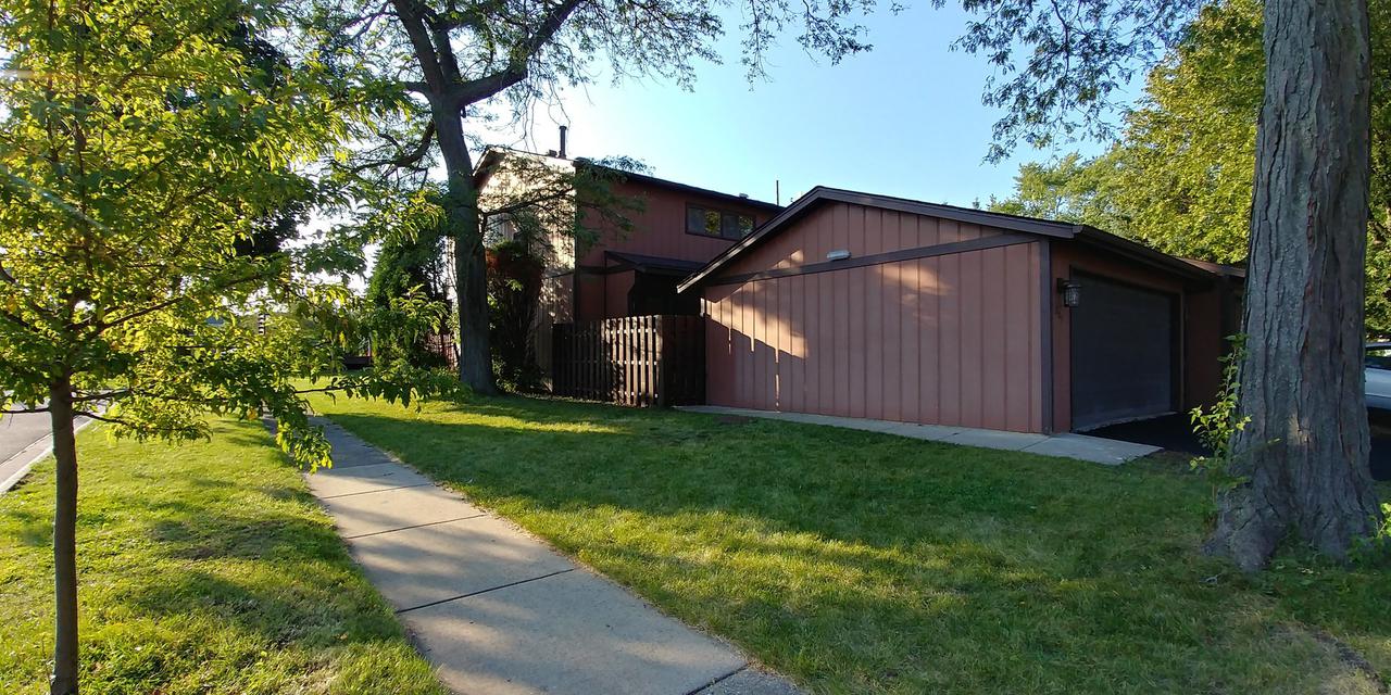 203 Chicory Ct., Buffalo Grove, IL 60089