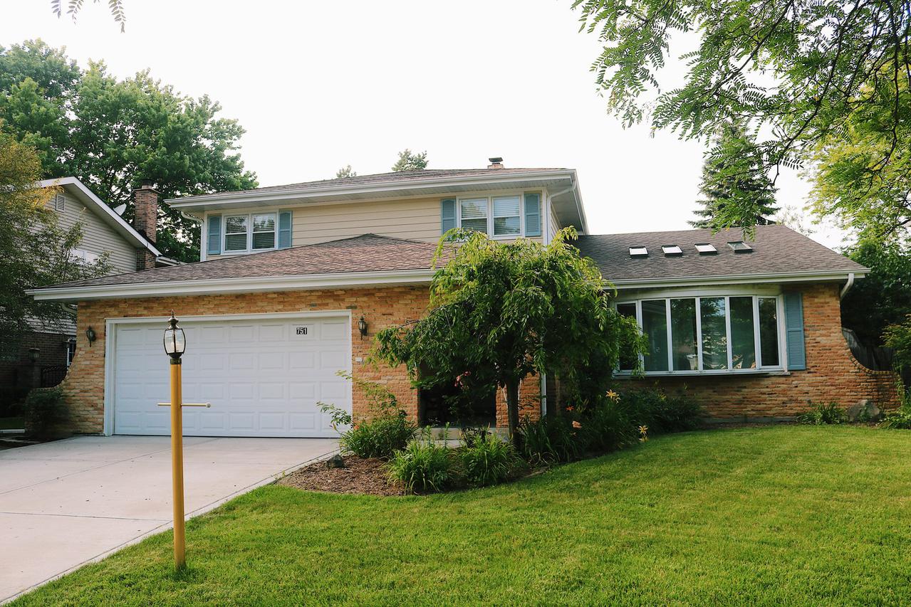 751 Oakwood Dr., Westmont, IL 60559