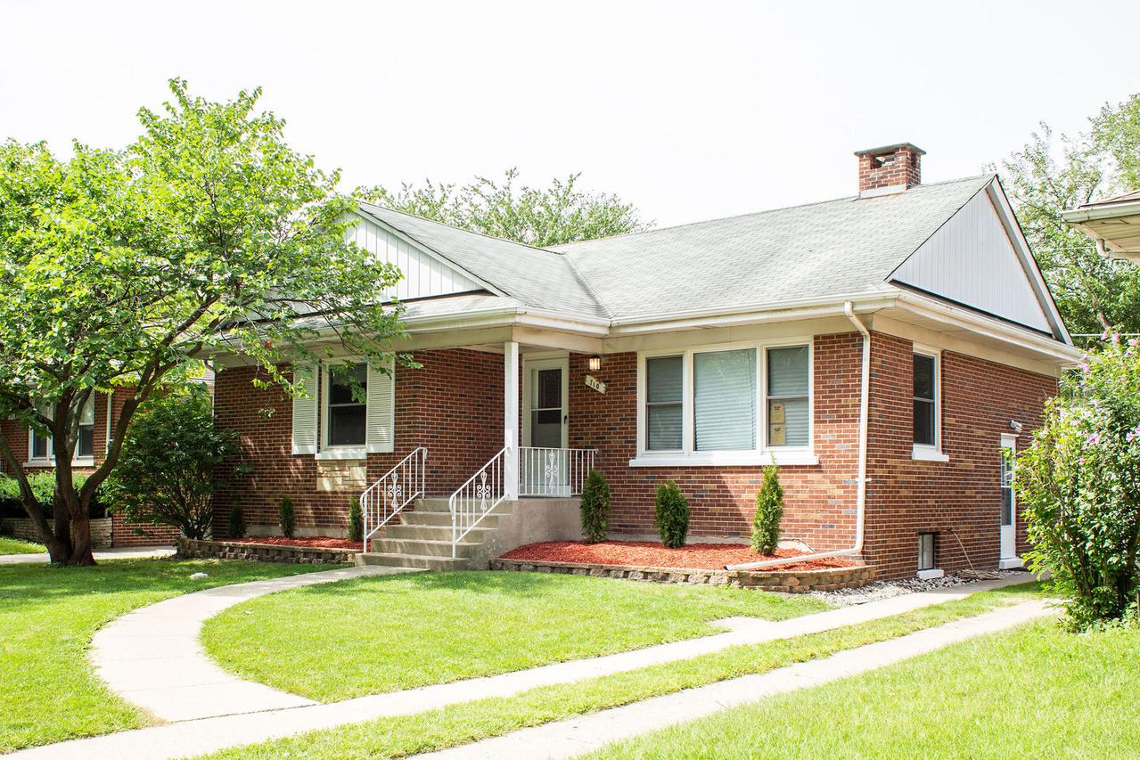 710 Bristol Ave., Westchester, IL 60154
