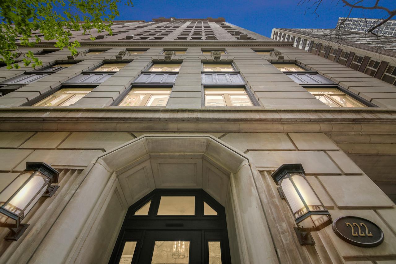 222 E Chestnut St. #10B, Chicago, IL 60611