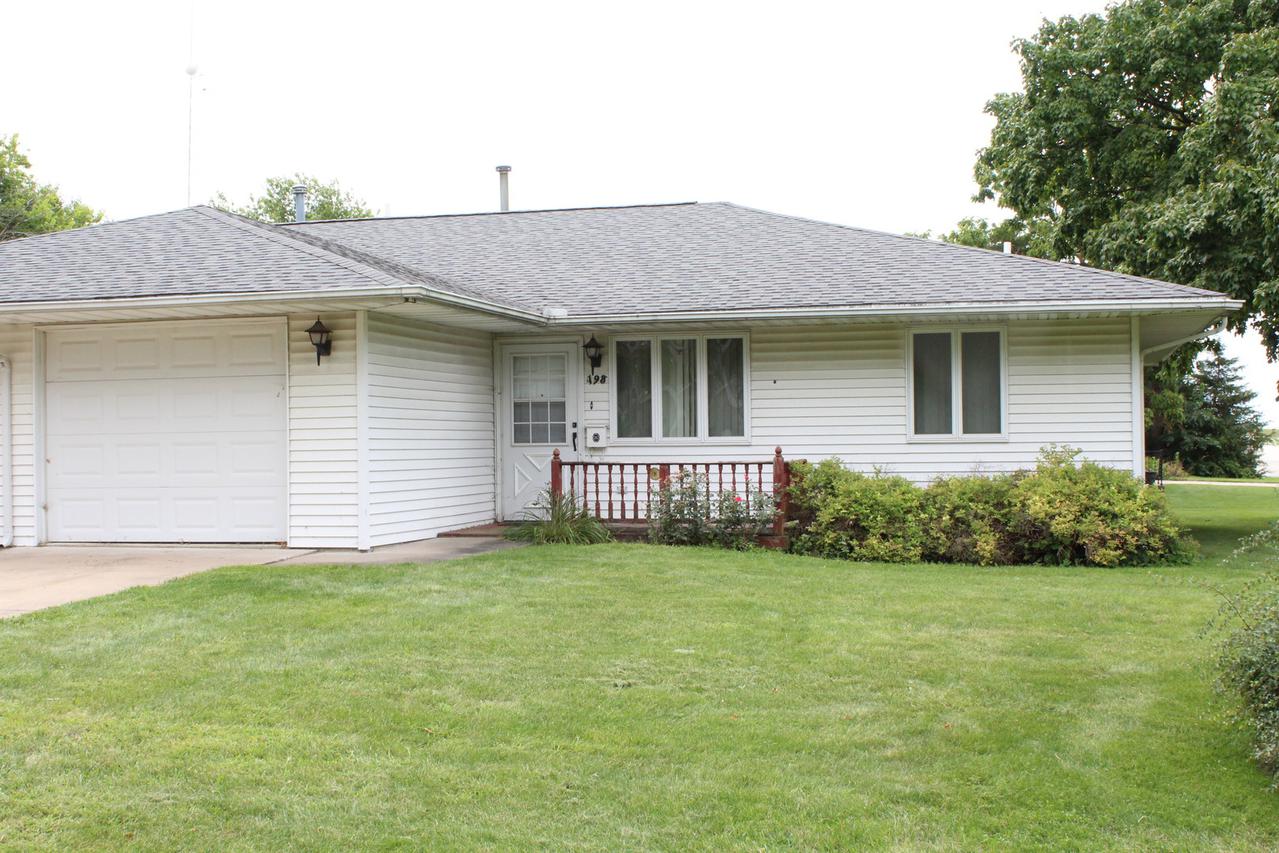 198 N Michigan St., El Paso, IL 61738