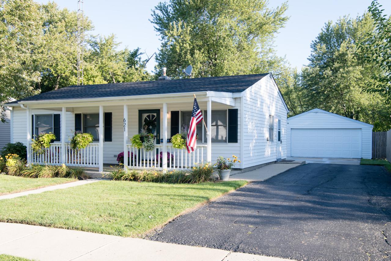 621 Fairlane Ave., Dekalb, IL 60115