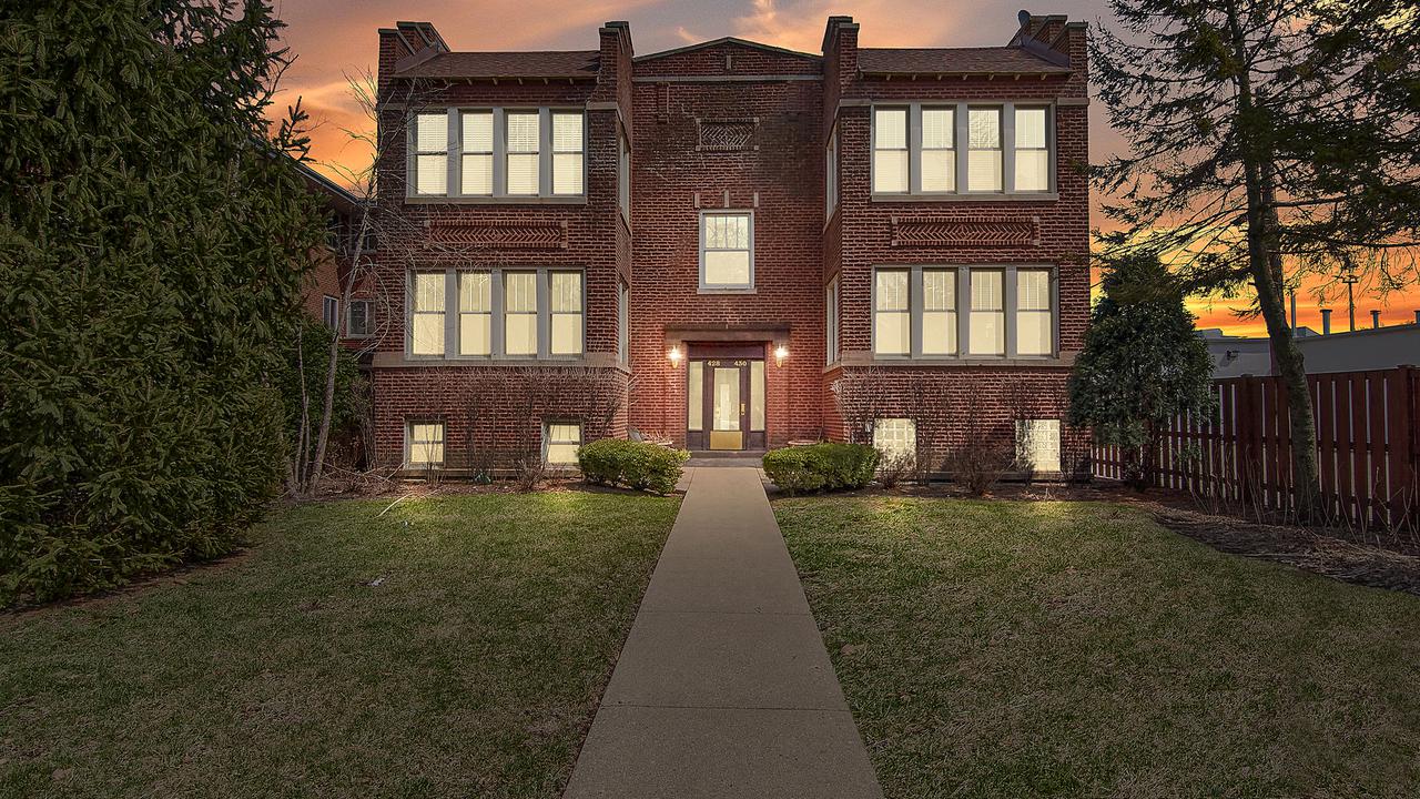 428 Wesley Ave. #1N, Oak Park, IL 60302