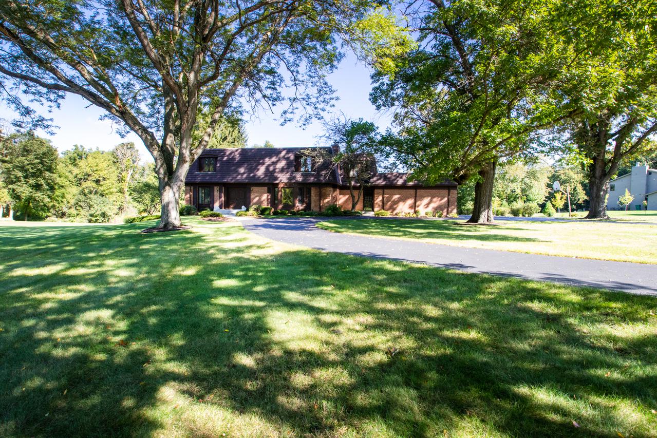 7644 Kinnikinnick Dr., Roscoe, IL 61073