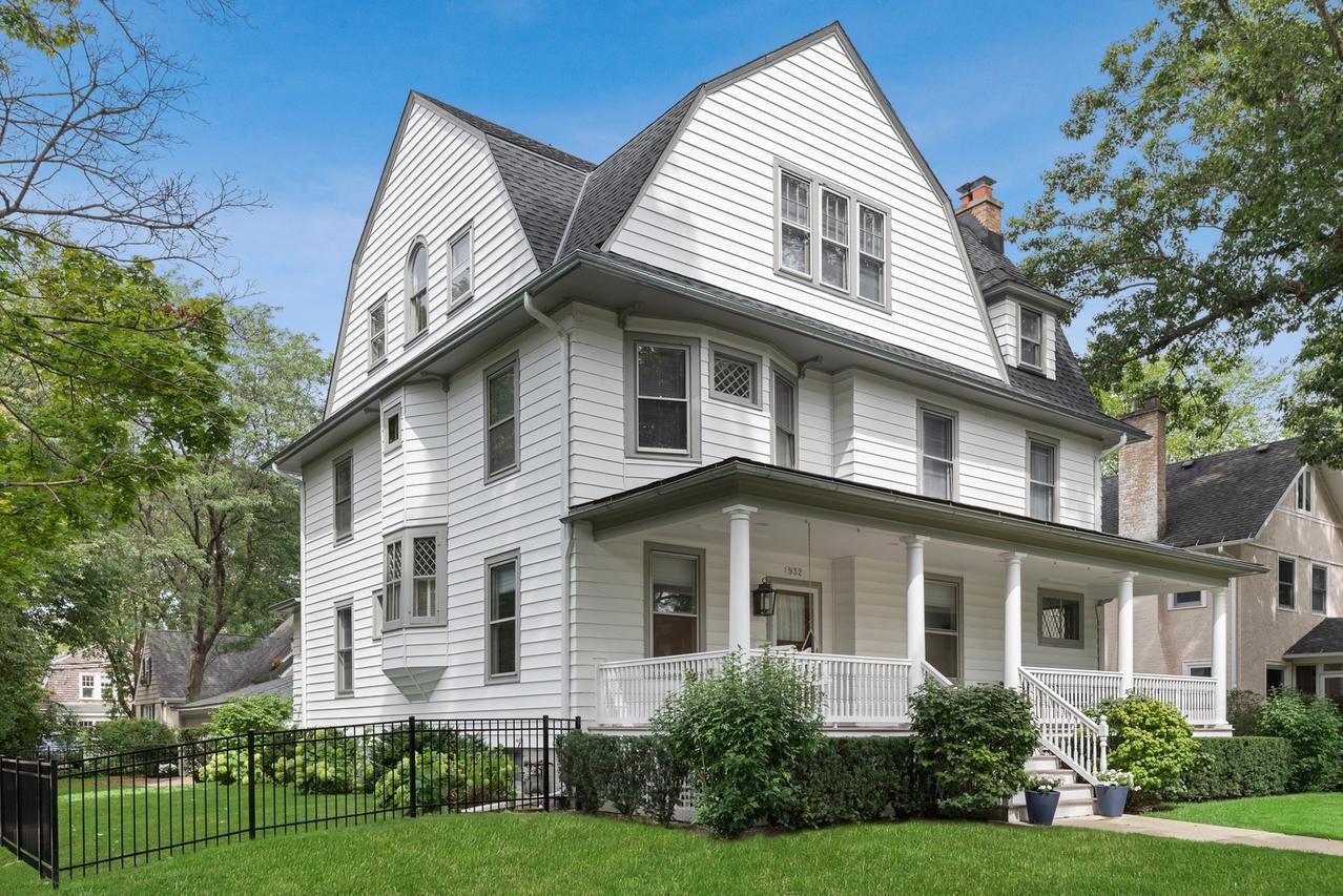 932 Lake Ave., Wilmette, IL 60091