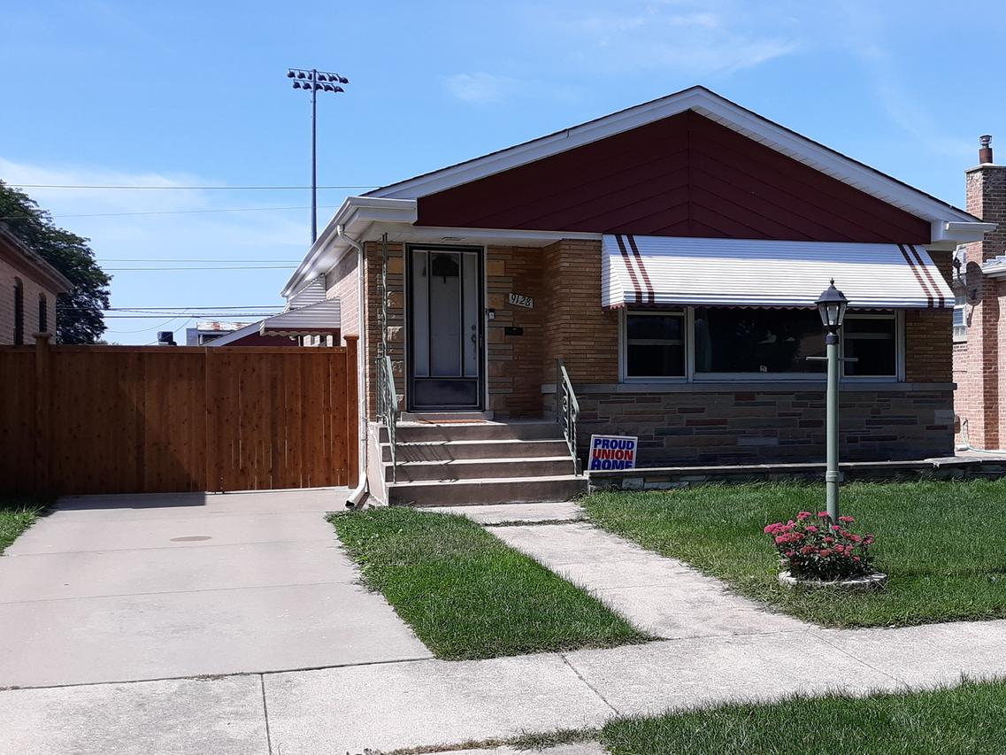 9128 S Central Park Ave., Evergreen Park, IL 60805