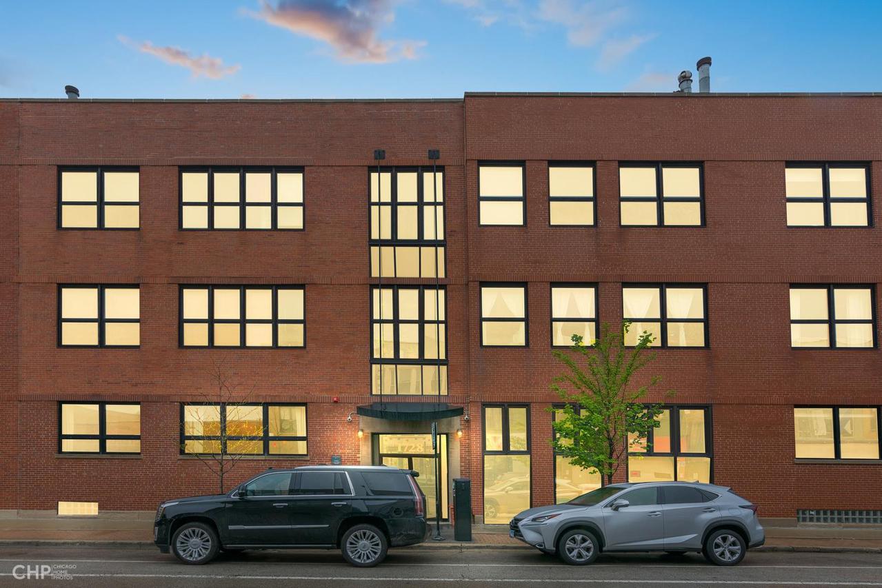 1728 N Damen Ave. #307, Chicago, IL 60647