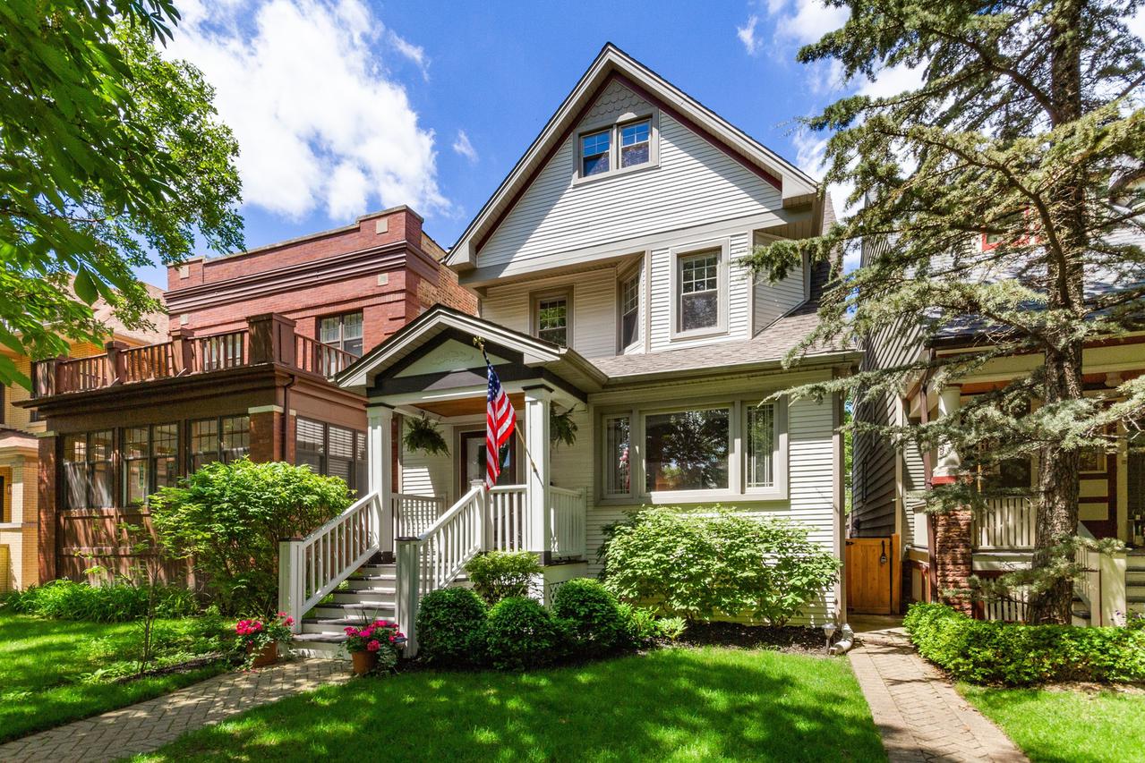 1450 W Cullom Ave., Chicago, IL 60613