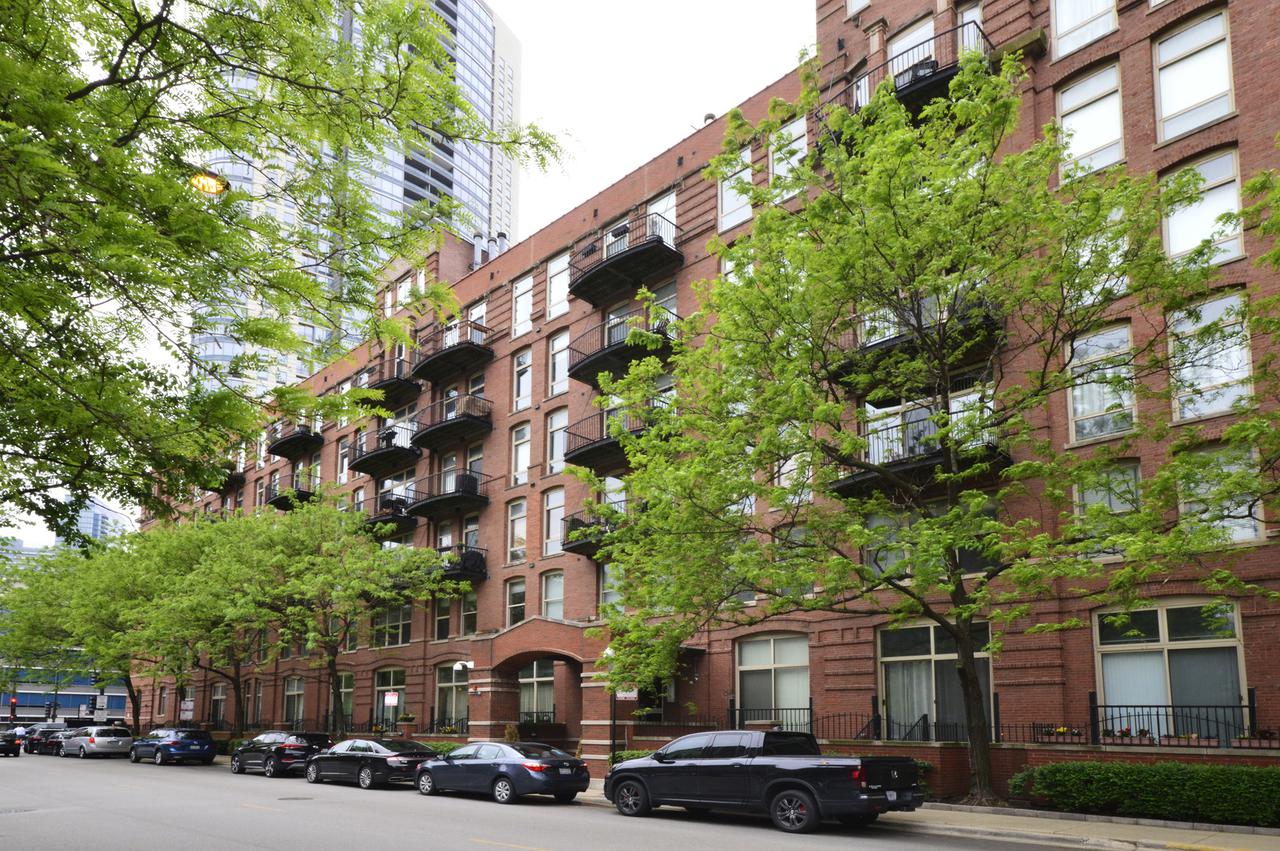 550 N Kingsbury St. #417, Chicago, IL 60654
