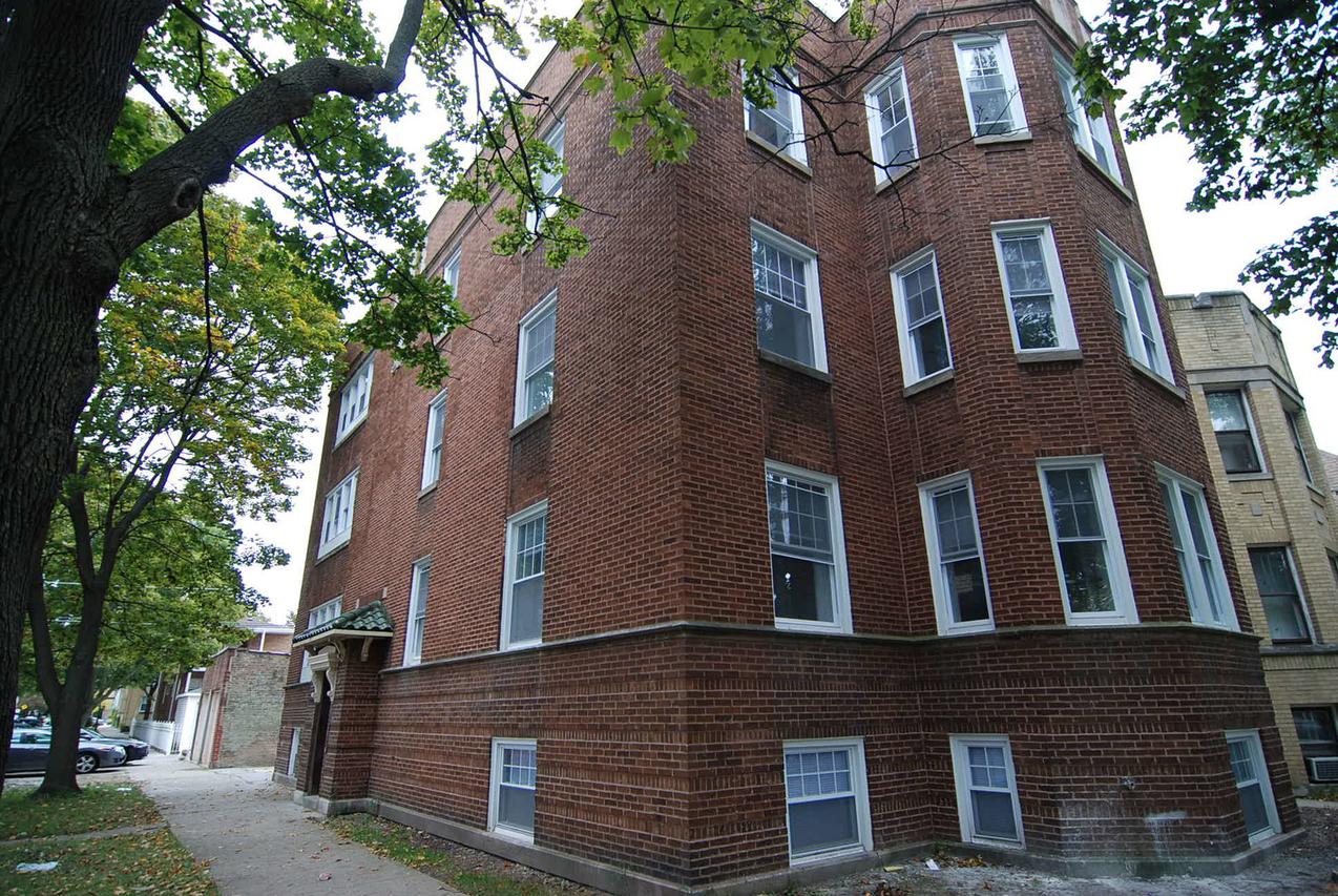 2453 W Arthur Ave., Chicago, IL 60645
