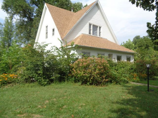 215 E Walnut St., Westfield, IL 62474