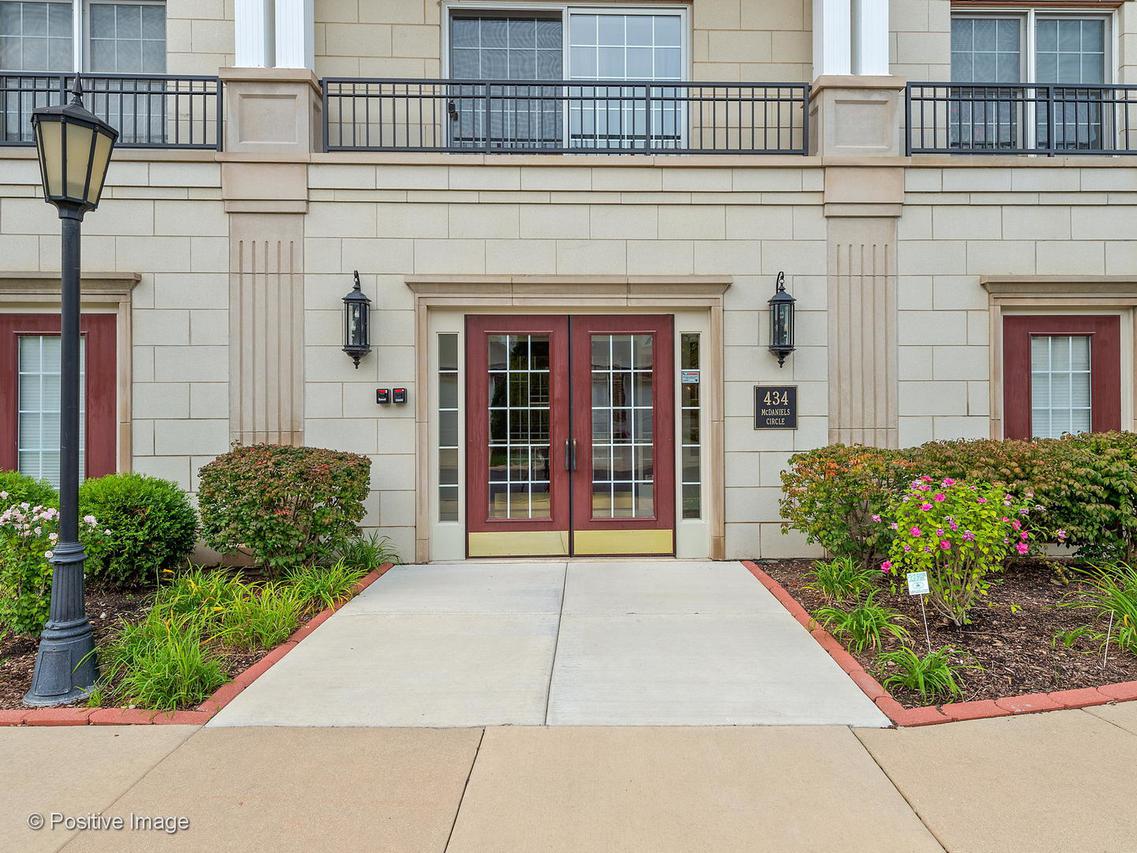 434 Mcdaniels Cir. #308, Clarendon Hills, IL 60514