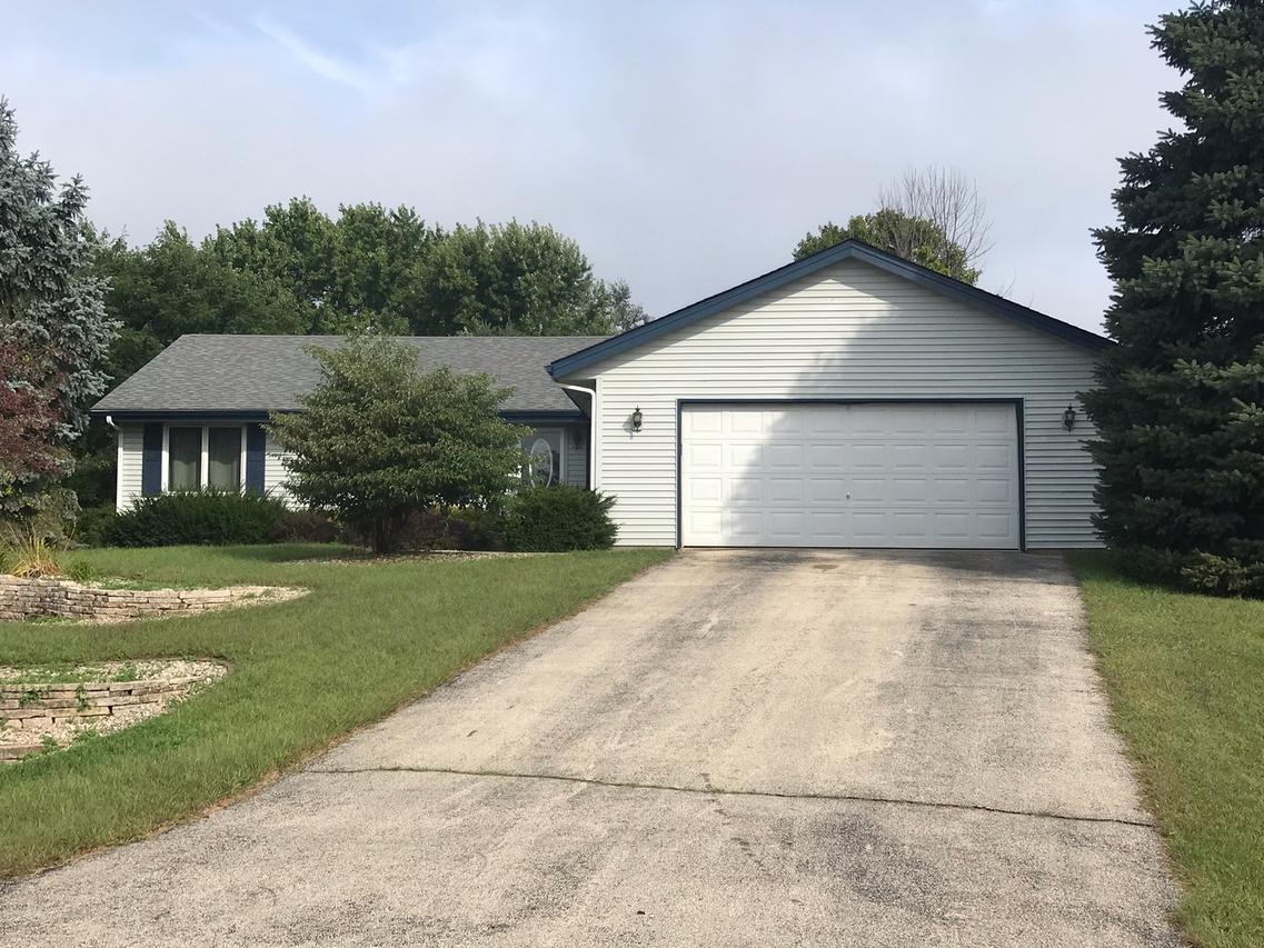 9370 Old Towne Ct., Roscoe, IL 61073