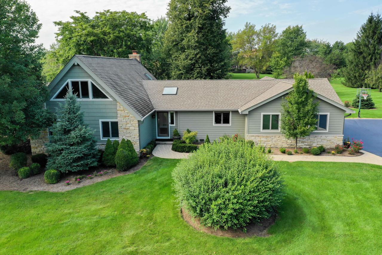 7 Lake View Rd., Hawthorn Woods, IL 60047
