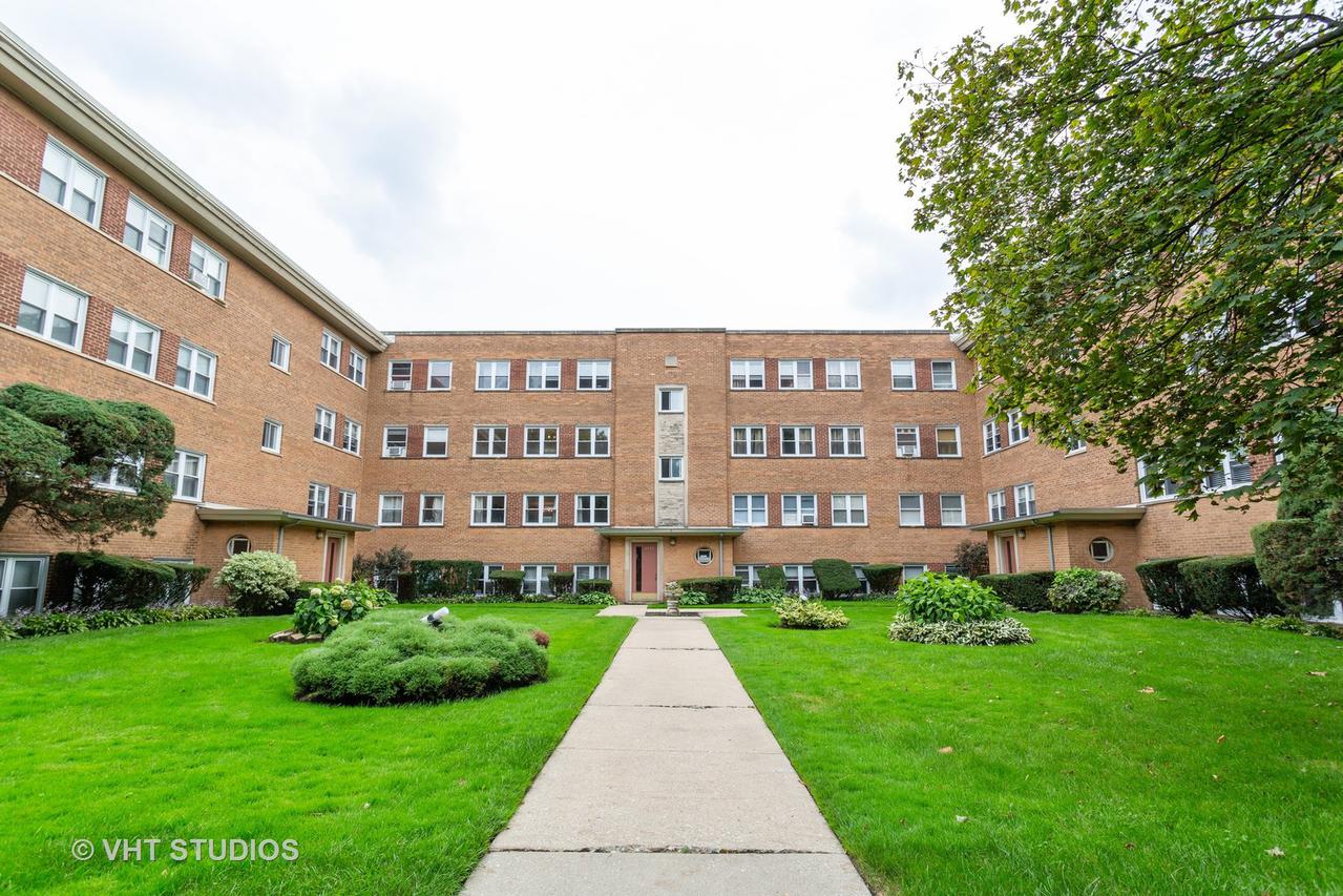 2435 W Lunt Ave. #2A, Chicago, IL 60645