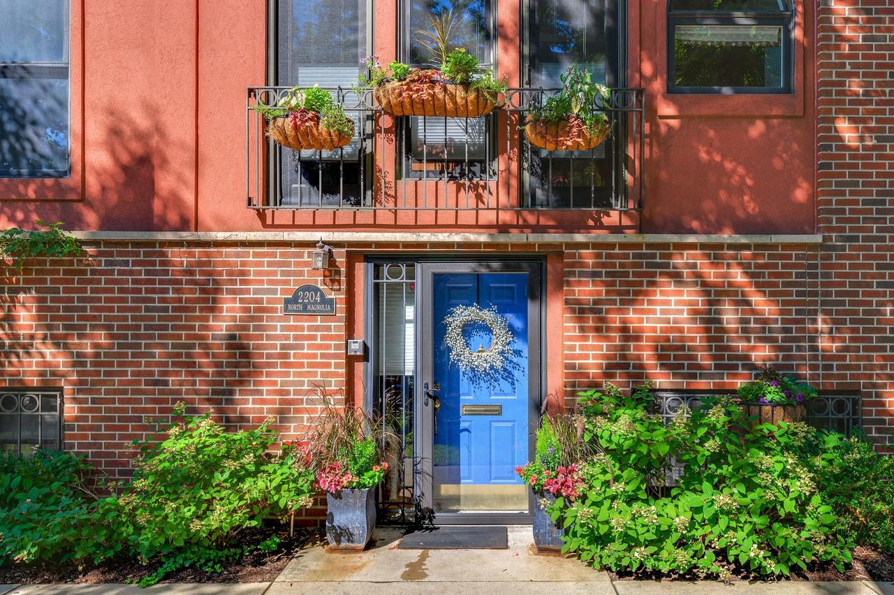 2204 N Magnolia Ave., Chicago, IL 60614