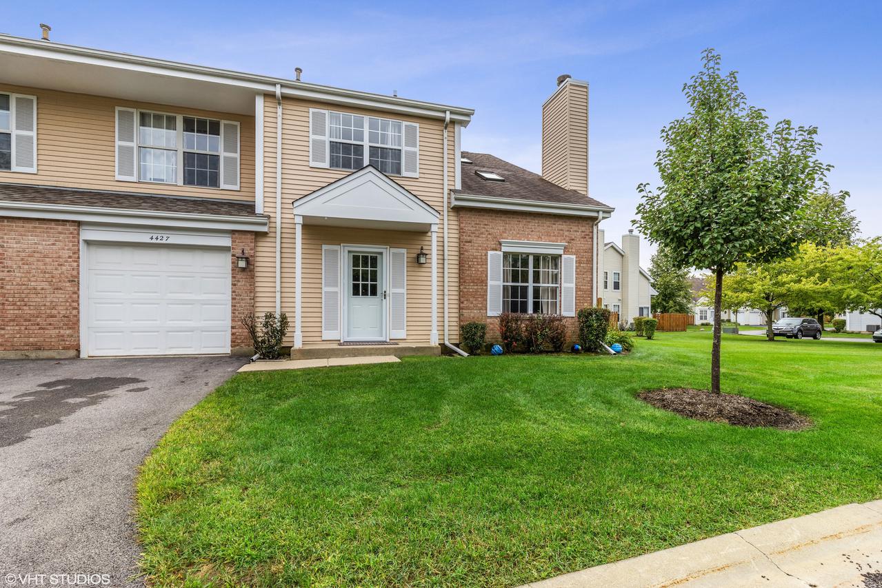 4427 Kensington Ct., Gurnee, IL 60031