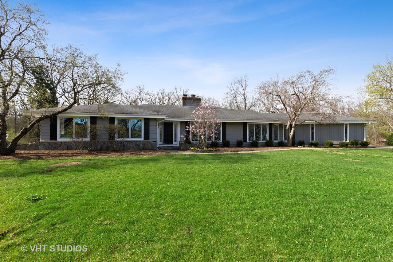 1261 Deer Trail Ln., Libertyville, IL 60048