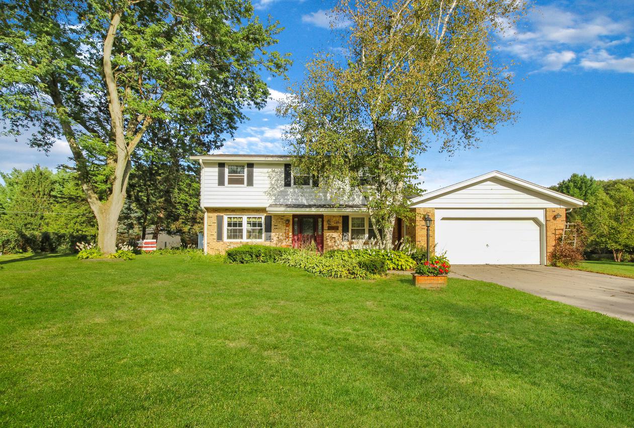 2437 Chelsea Ave., Freeport, IL 61032