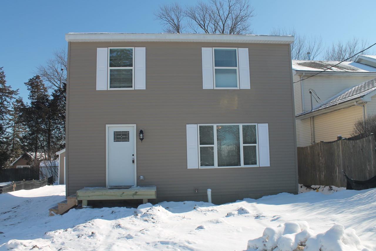 34737 N Holman Ave., Ingleside, IL 60041