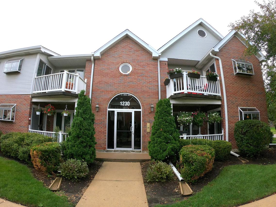 1230 Chalet Rd. #204, Naperville, IL 60563
