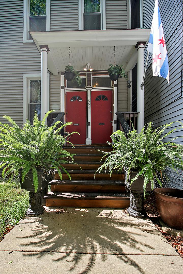 1664 N Francisco Ave., Chicago, IL 60647