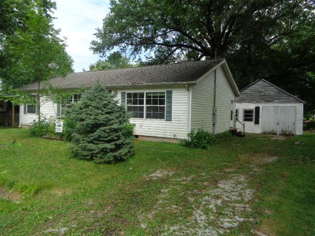 104 Nw 4th St., Casey, IL 62420