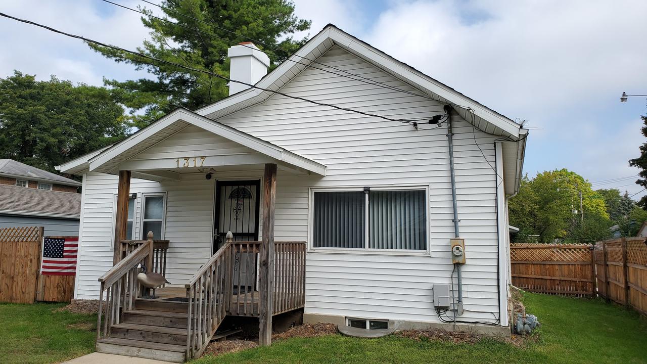 1317 Custer Ave., Rockford, IL 61103