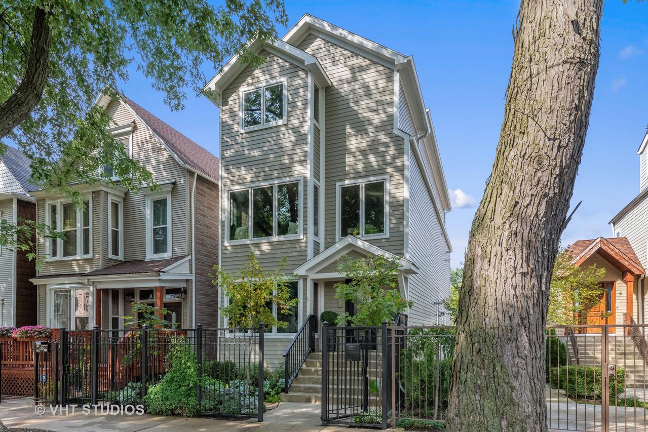 2160 N Maplewood Ave., Chicago, IL 60647