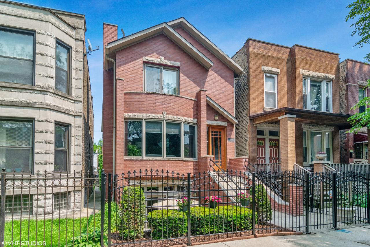 2627 N Richmond St., Chicago, IL 60647