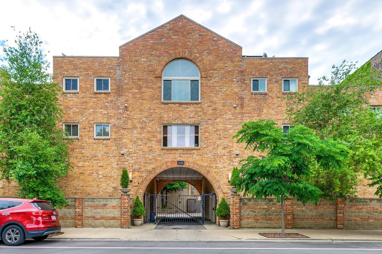1835 N Halsted St. #8, Chicago, IL 60614