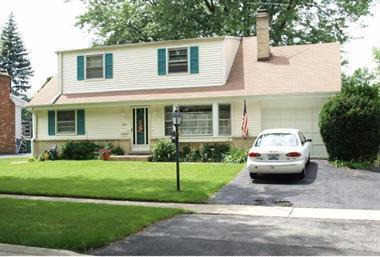 220 Cherrywood Rd., Buffalo Grove, IL 60089