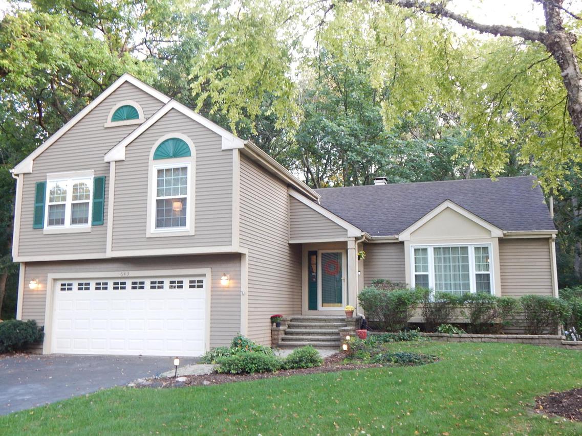 643 Hazel Nut Ct., Bartlett, IL 60103