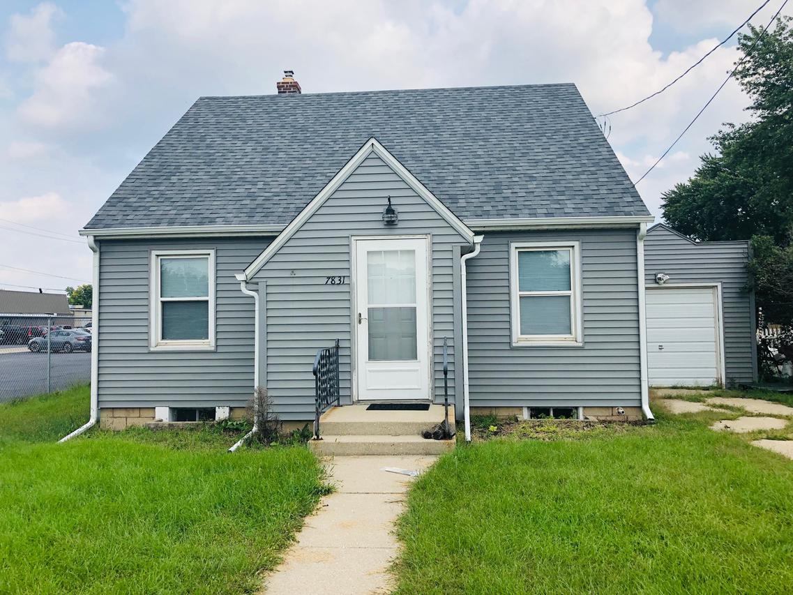 7831 N 2nd St., Machesney Park, IL 61115