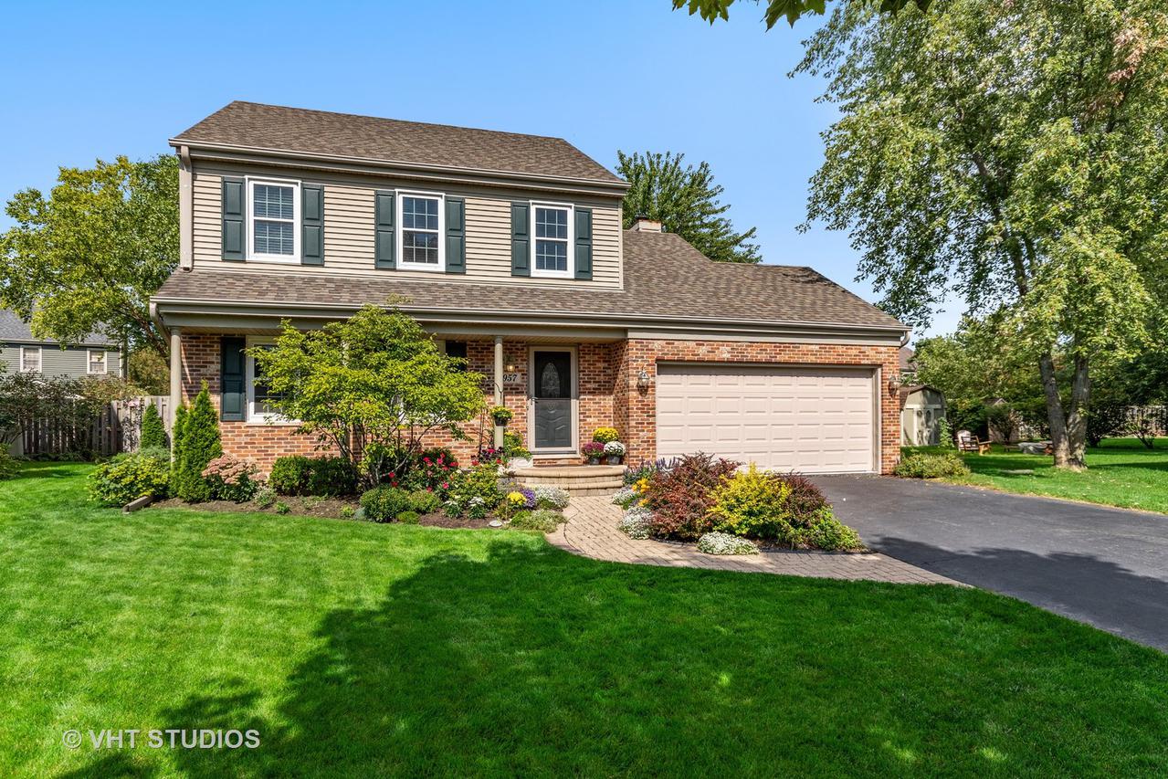 957 Whittington Dr., Geneva, IL 60134