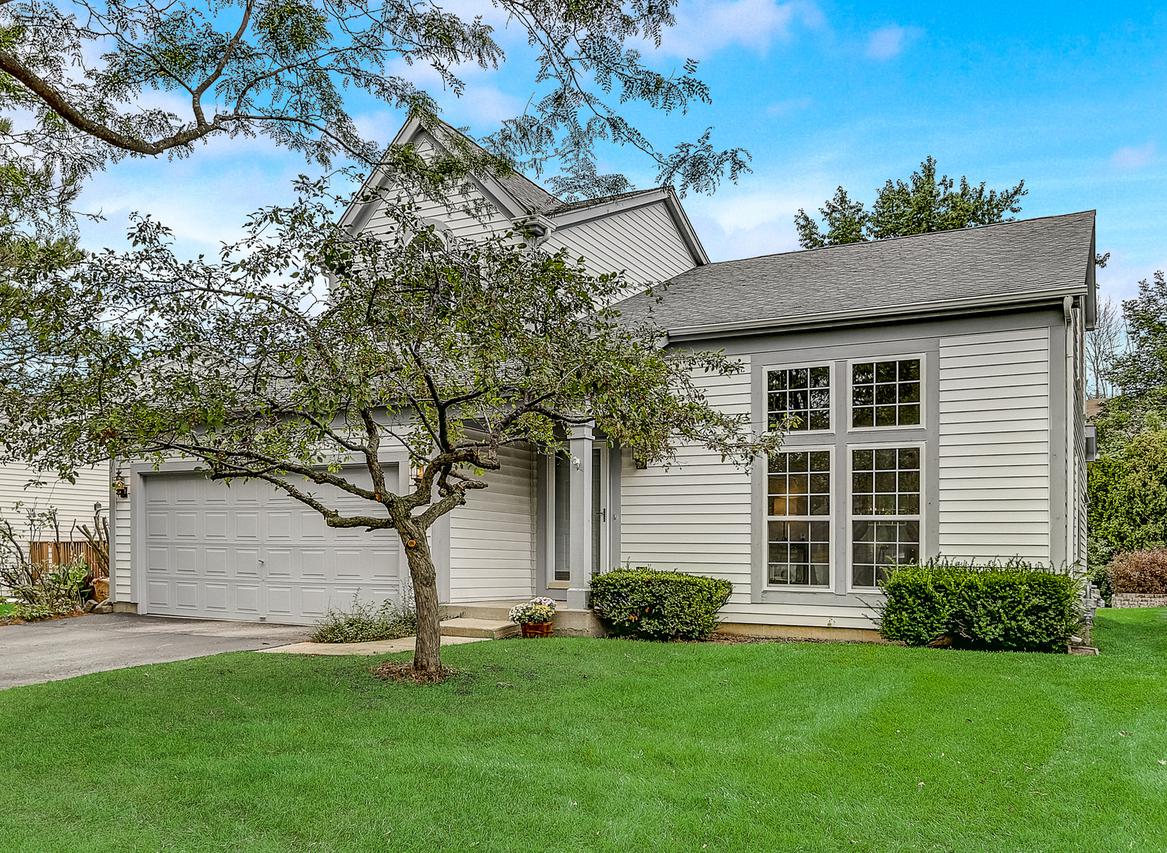 6049 Golfview Dr., Gurnee, IL 60031