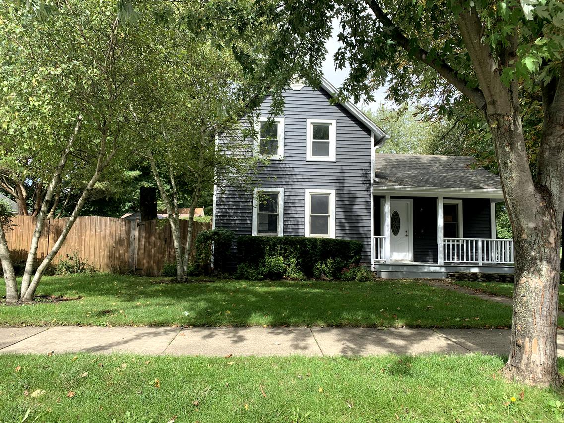 209 North St., East Dundee, IL 60118