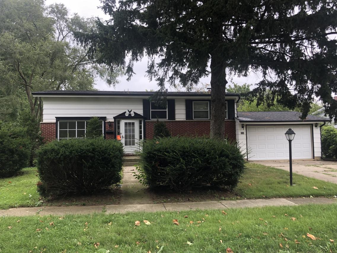 430 Cardinal Ct., Mundelein, IL 60060