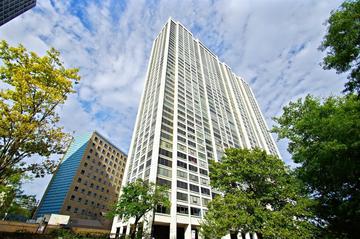 2800 N Lake Shore Dr. #302, Chicago, IL 60657